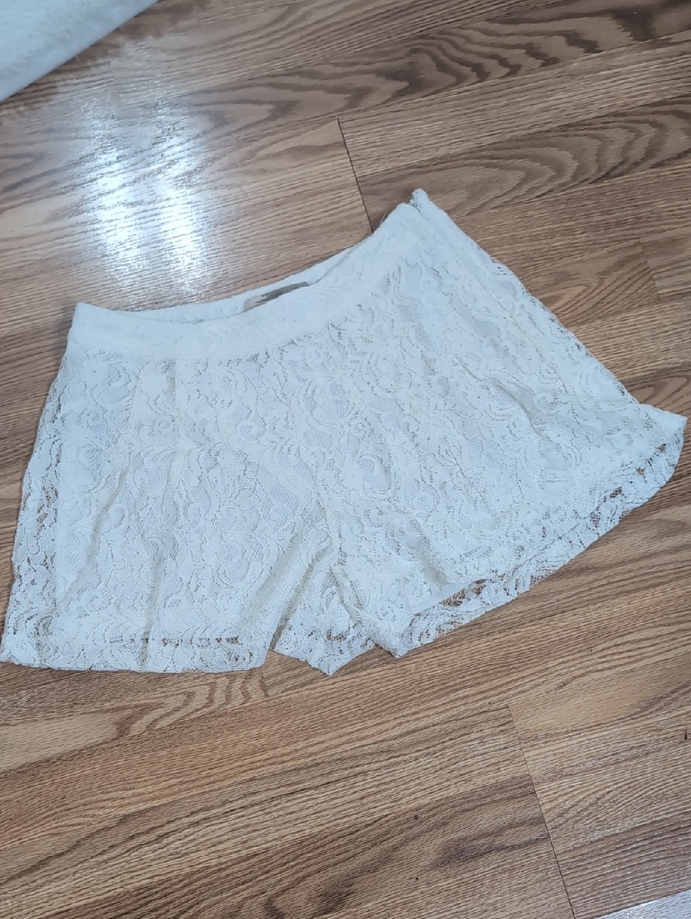 FOREVER 21 Ivory Lace Lined Dress Shorts Side Zipper S - Picture 4 of 8